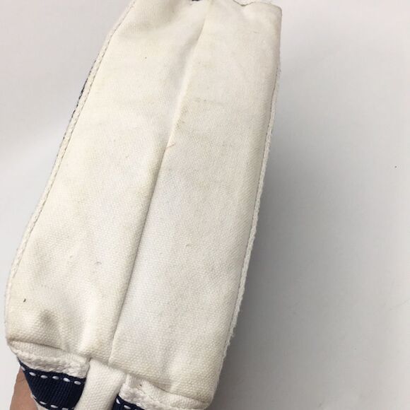 Oscar de la Renta Navy Blue and Cream Striped Padded Makeup / Cosmetic Bag - Picture 8 of 16